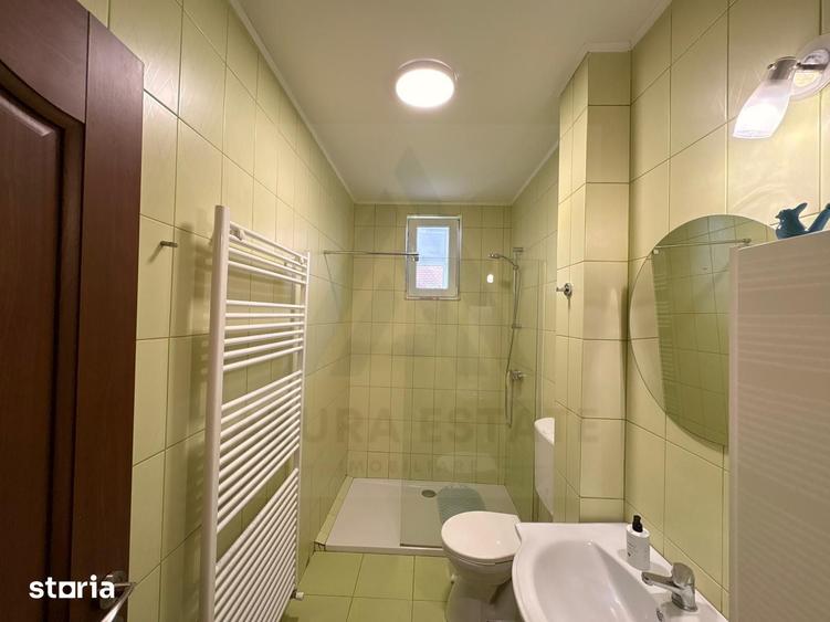 Casă cu 5 camere cu Teren 250 Mp în Lazaret