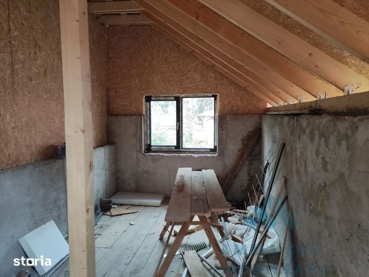 Casă cu 10 camere cu Teren 700 Mp în Furnica