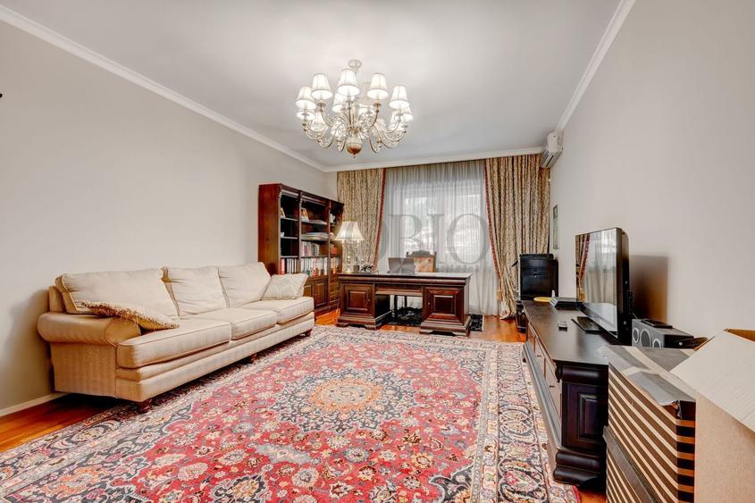 Apartament cu 4 camere, mobilat în Herăstrău