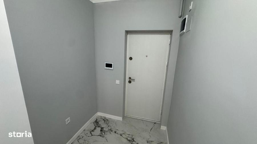 Apartament cu 3 camere decomandat în Cristian