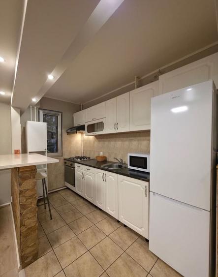 Apartament cu 3 camere, mobilat în Băneasa