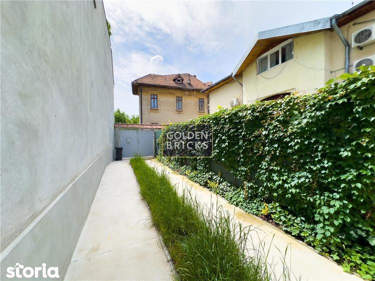 Casă cu 5 camere cu Teren 350 Mp în Unirii