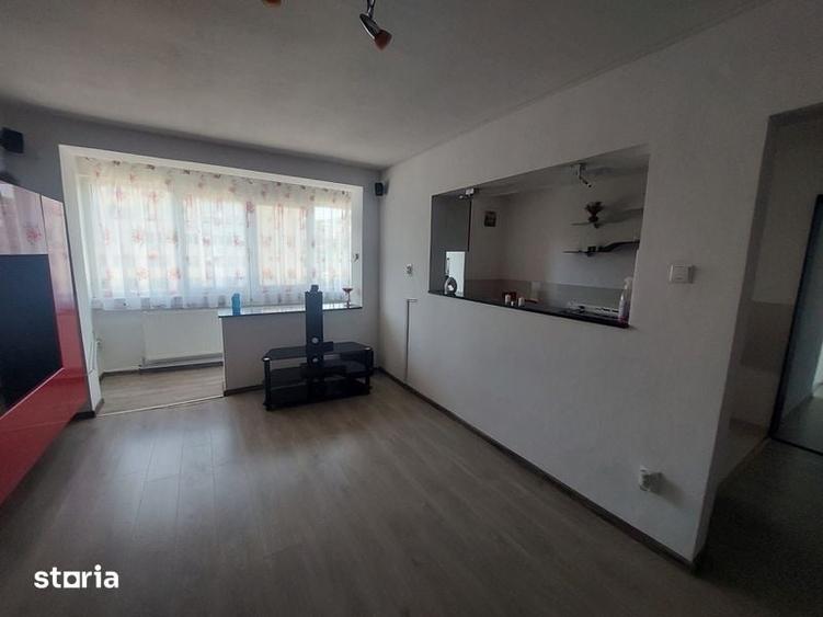Apartament cu 3 camere în Nicolae Bălcescu