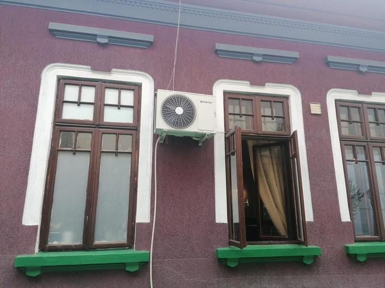 Casă individuală cu 5 camere cu Canalizare în Eminescu