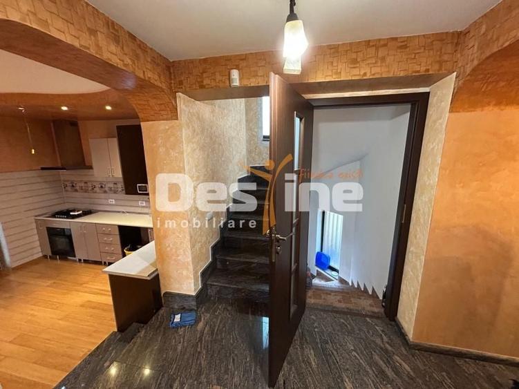 Casă individuală cu 6 camere cu Piscina în Ciritei