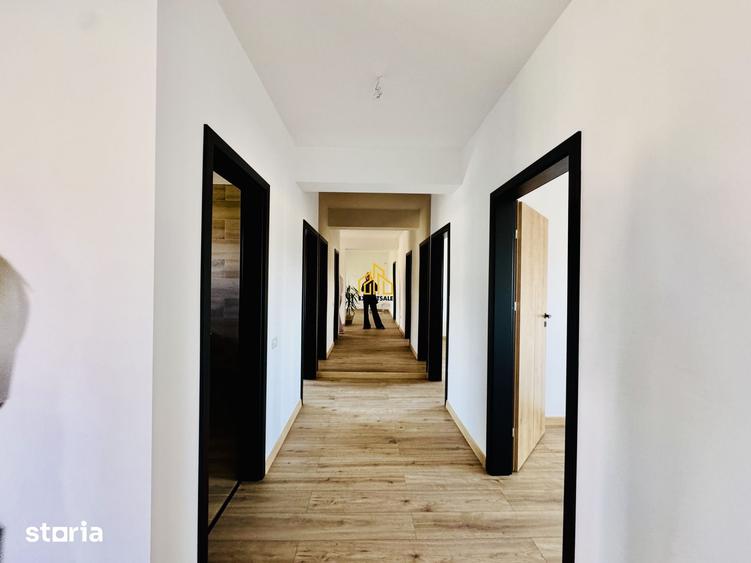Casă cu 4 camere cu Teren 428 Mp în Comana