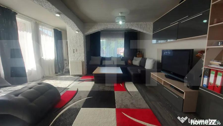 Casă cu 5 camere cu Teren 4427 Mp în Vâlcele