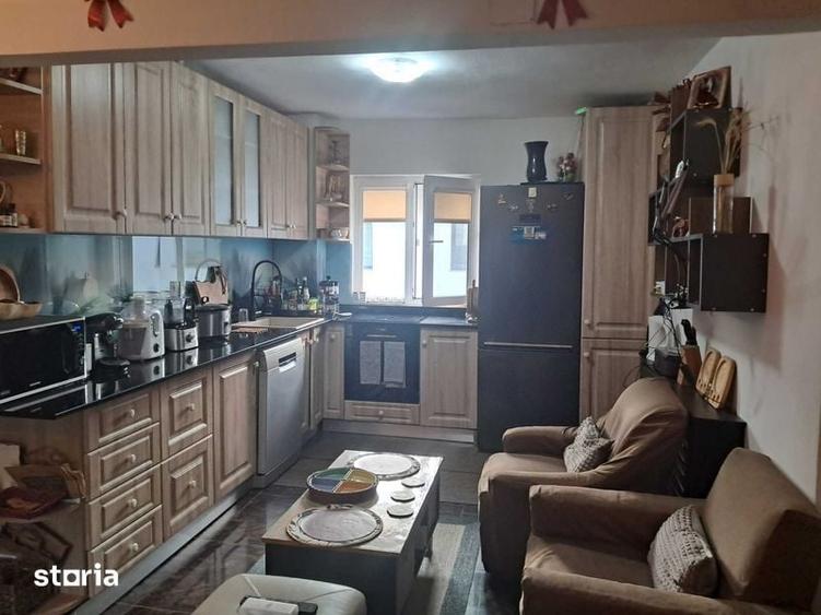 Apartament cu 4 camere în Calea Moldovei