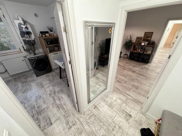 Apartament cu 3 camere decomandat, mobilat în Faleza Nord
