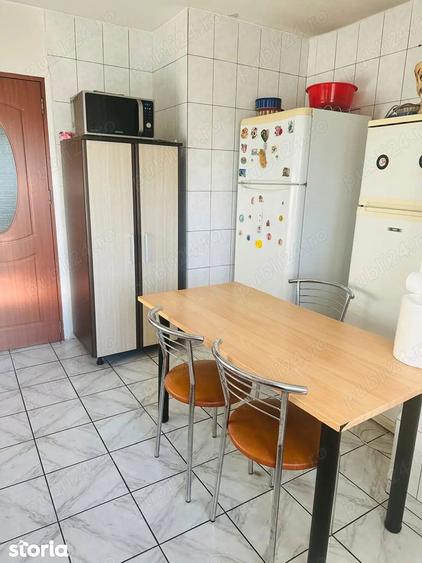 Apartament cu 3 camere decomandat, mobilat în 13 Septembrie