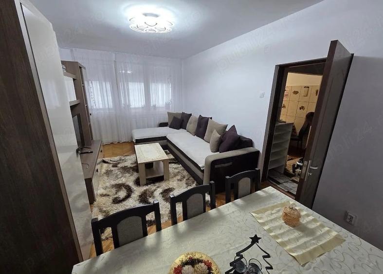 Apartament cu 3 camere decomandat în Central