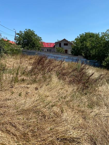 Casă individuală cu 3 camere cu Teren 3300 Mp în Central