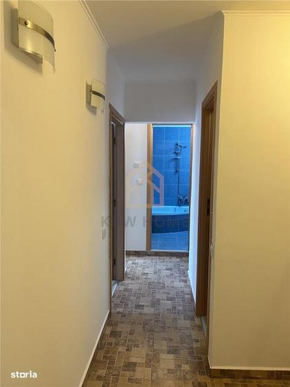 Apartament cu 3 camere decomandat în Tei
