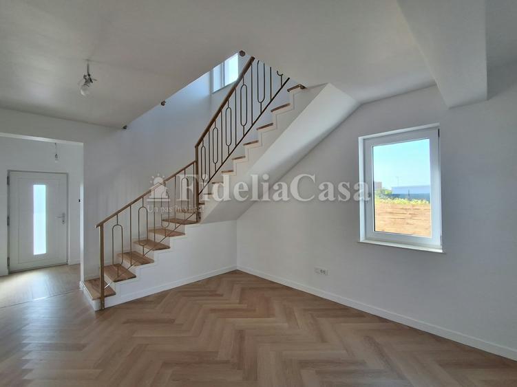 Casă cu 4 camere cu Teren 528 Mp în Breazu