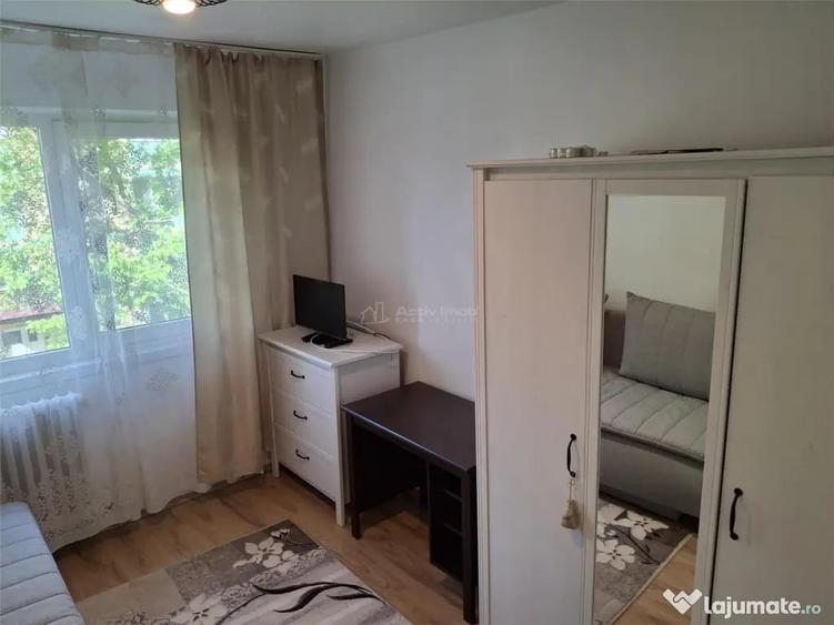 Apartament cu 3 camere semidecomandat în Micro III