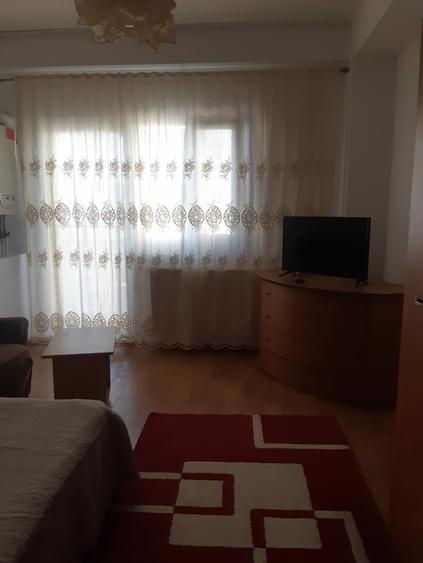 Apartament cu 2 camere decomandat în Roșu