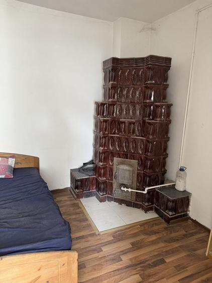 Casă cu 4 camere cu Teren 200 Mp în Central