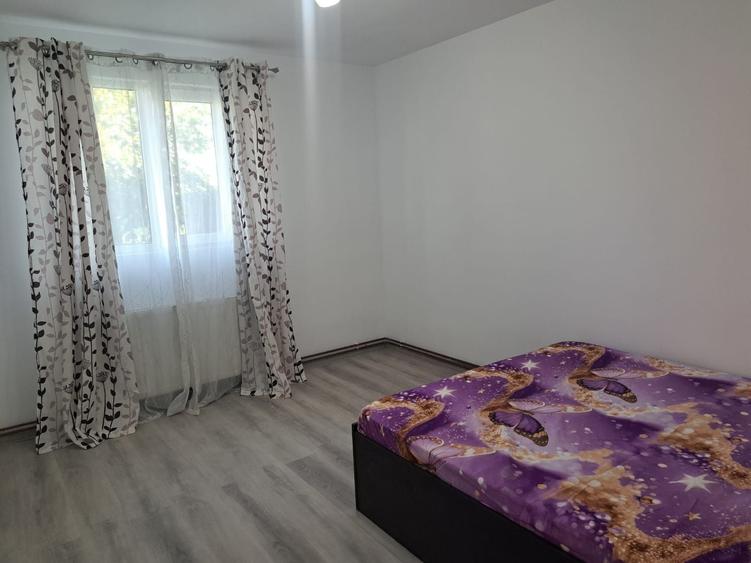 Casă cu 3 camere decomandat în Ariceștii Rahtivani