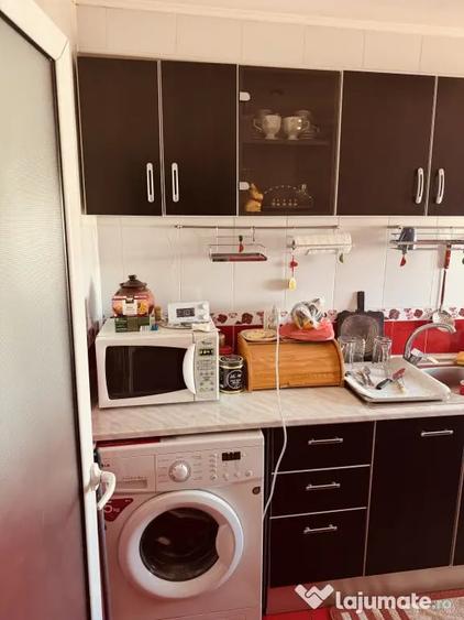 Apartament cu 2 camere decomandat în Micro 21