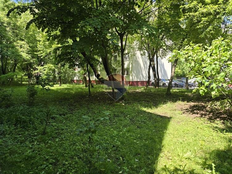 Apartament cu 3 camere decomandat, mobilat în Brâncoveanu