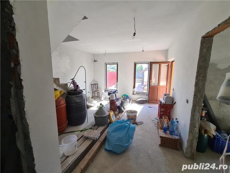 Casă cu Teren 600 Mp în Letea