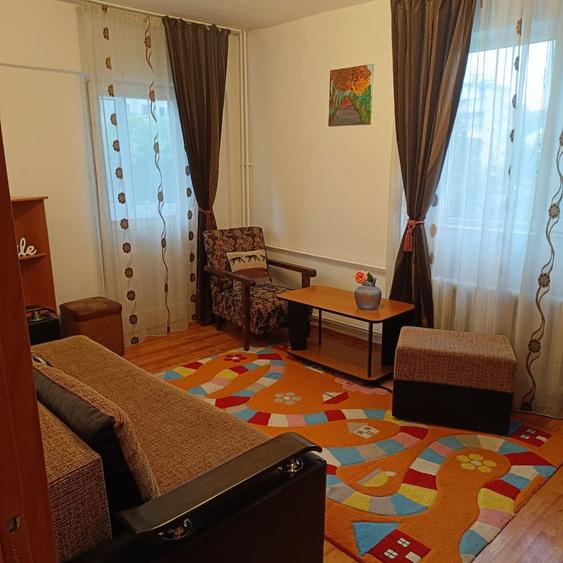 Garsonieră decomandată în Zăvoi
