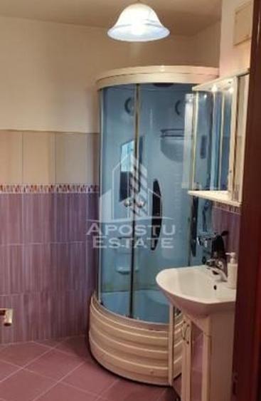 Apartament cu 2 camere semidecomandat, mobilat în Dâmbovița