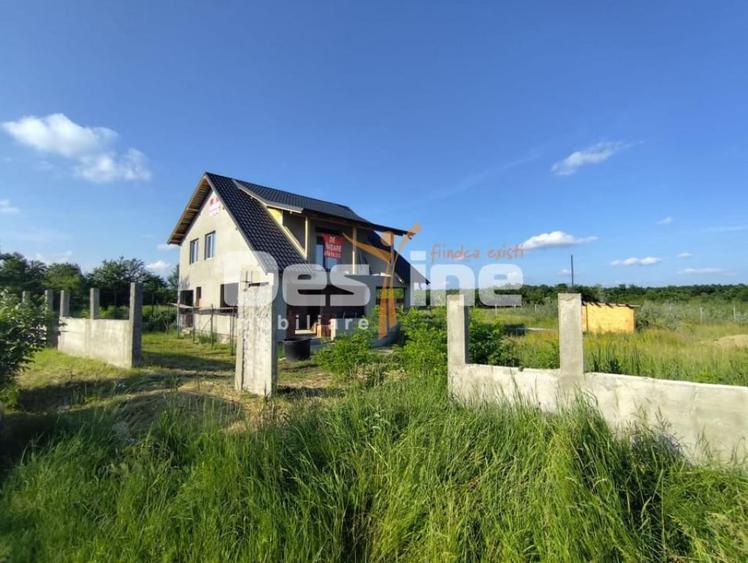 Casă cu 4 camere cu Teren 500 Mp în Bordenii Mici
