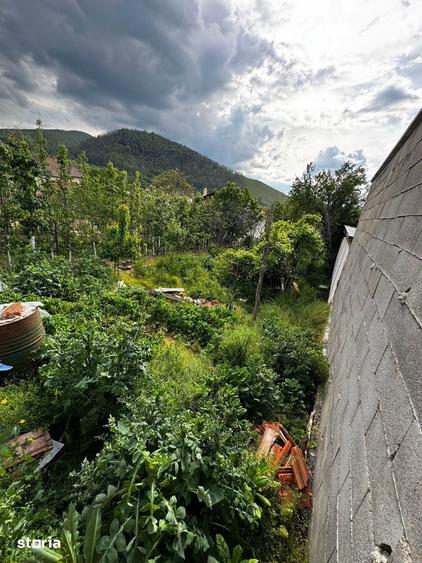 Casă cu 5 camere cu Teren 496 Mp în Sud