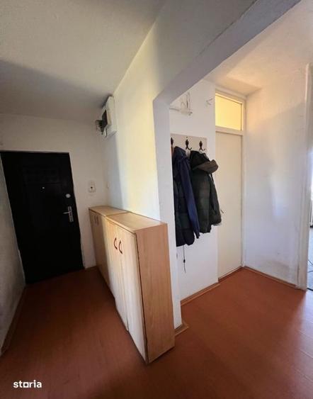 Apartament cu 3 camere decomandat în Est