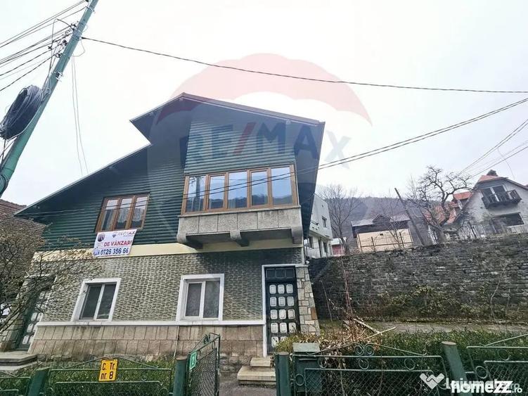 Apartament cu 3 camere decomandat în Calea București