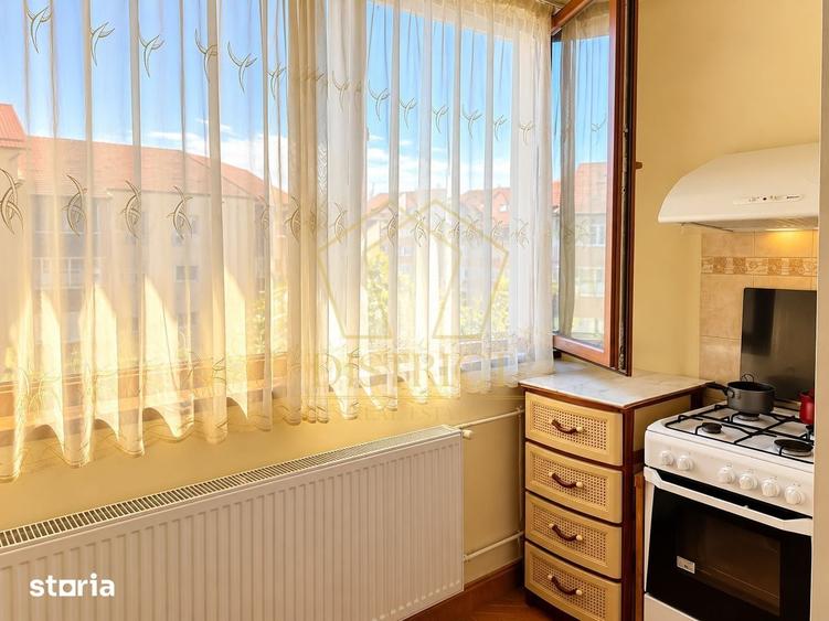 Apartament cu 3 camere decomandat în Soarelui