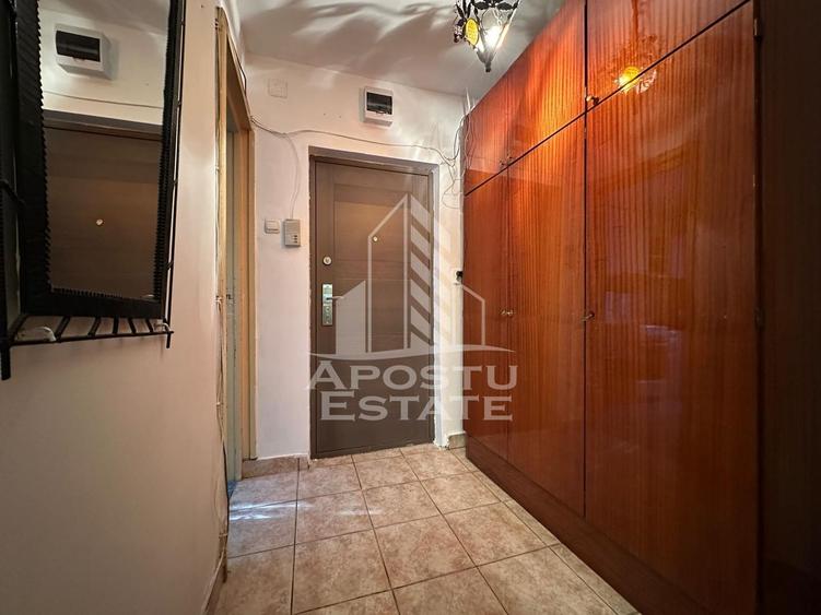 Apartament cu 2 camere semidecomandat, mobilat în Grădiște