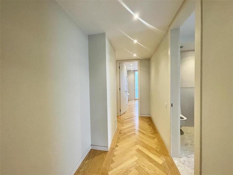 Apartament cu 5 camere decomandat, mobilat în Central