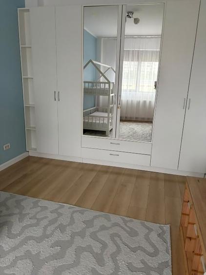 Apartament cu 3 camere decomandat, mobilat în Drumul Taberei