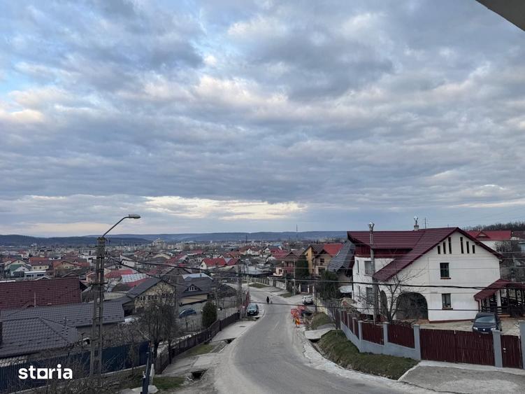 Casă cu 4 camere cu Teren 250 Mp în Găvana