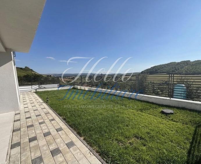 Duplex cu 4 camere cu Canalizare în Exterior Nord