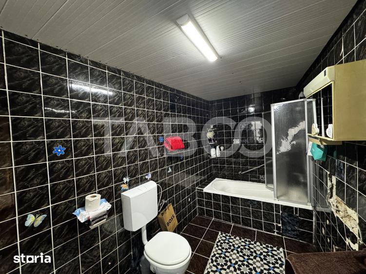 Casă cu 3 camere cu Canalizare în Cristian