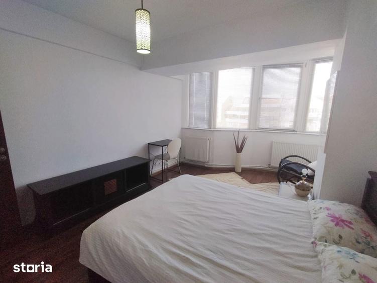 Apartament cu 3 camere în Calea București