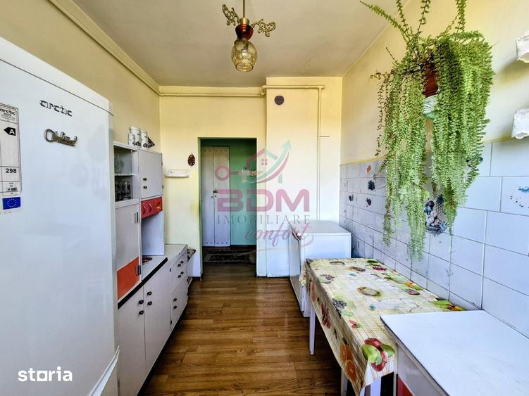 Apartament cu 3 camere semidecomandat în Micro 1