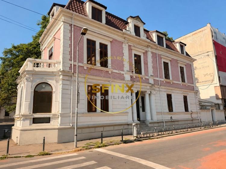 Casă individuală cu 20 camere cu Canalizare în Calea Călărașilor