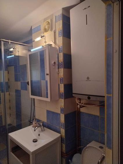 Apartament cu 4 camere decomandat, mobilat în Teiul Doamnei