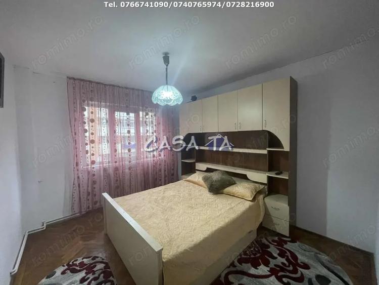 Apartament cu 4 camere decomandat, mobilat în Central