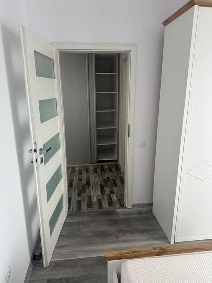 Apartament cu 2 camere semidecomandat, mobilat în Florești