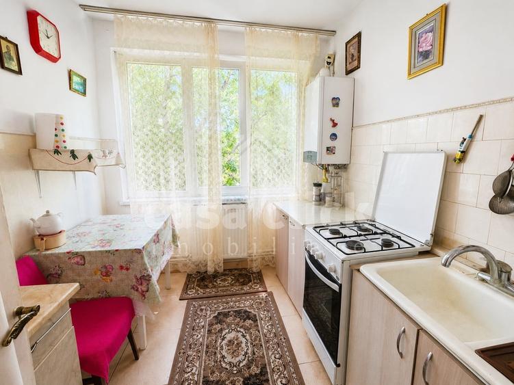 Apartament cu 4 camere semidecomandat în Țiglina 3