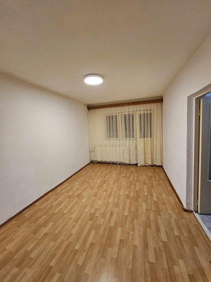 Garsonieră decomandată în Exterior Vest