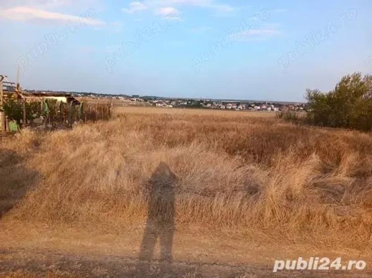 Teren de 500 mp, în Lazu