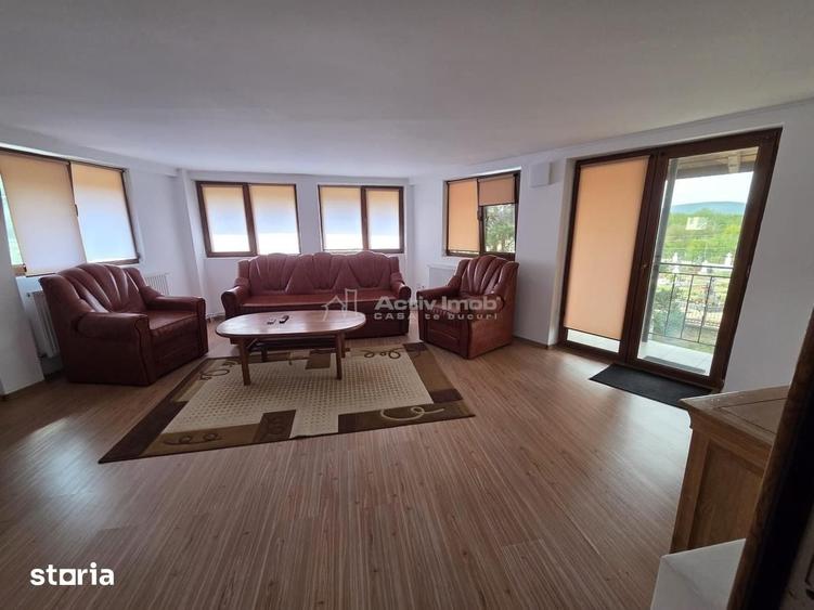 Casă cu 8 camere cu Teren 316 Mp în Dăești