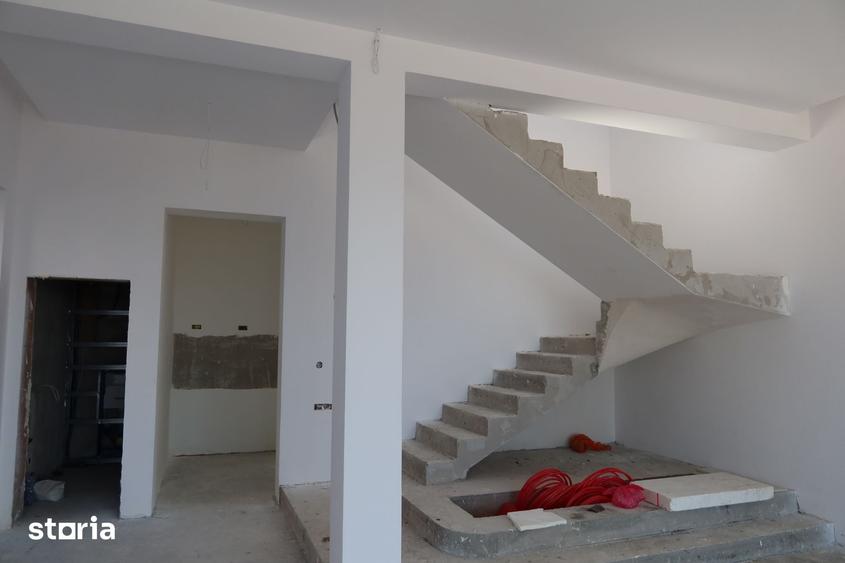 Casă cu 5 camere cu Teren 785 Mp în Mărăști