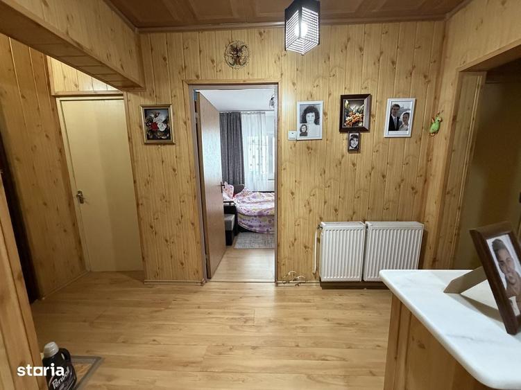 Apartament cu 4 camere decomandat în Central